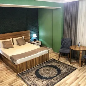 فندق Gallery Lux, باكو