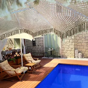 Otel Ella Alacati Ildır
